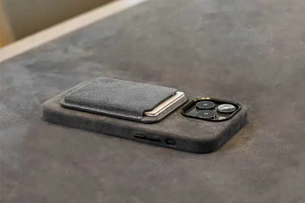 4.magsafe wallet.webp