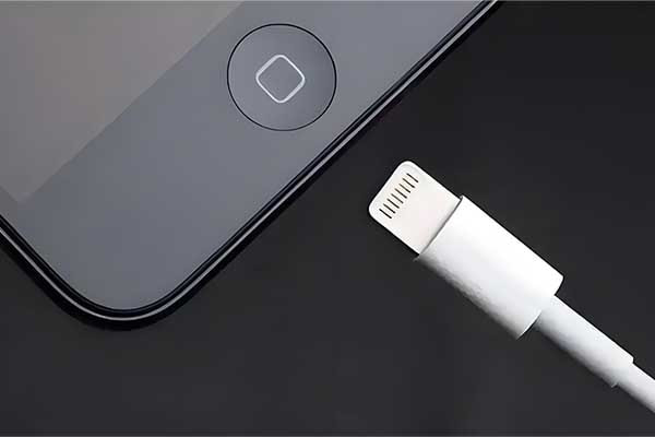 5. MagSafe & Lightning-min.webp