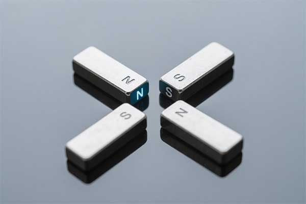 1. reverse magnetic field magnets-min.webp