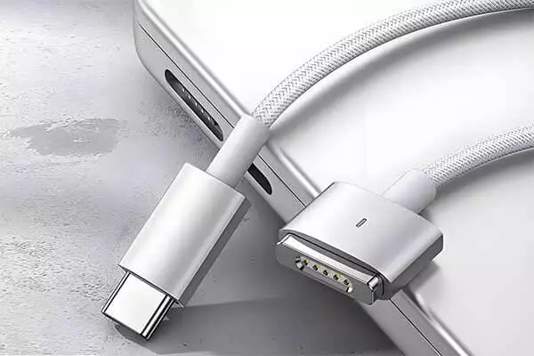 MagSafe vs USB-C.webp
